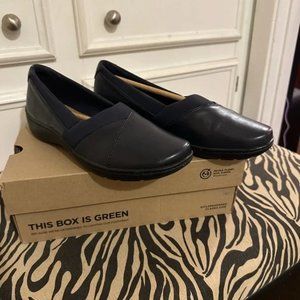 Clarks leather navy blue ladies shoes Sz 11W Wore once. No box,reference only